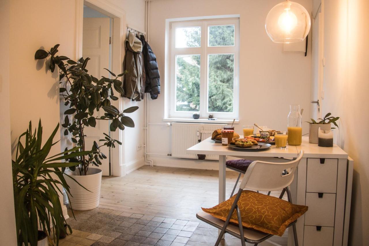 Doppelbett In Heller Wohnung Hamburg Exterior foto