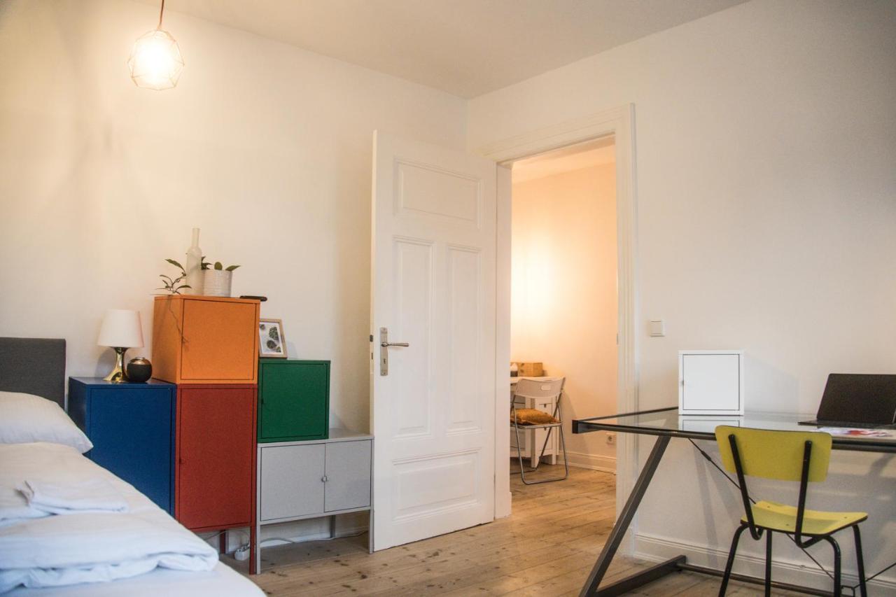 Doppelbett In Heller Wohnung Hamburg Exterior foto